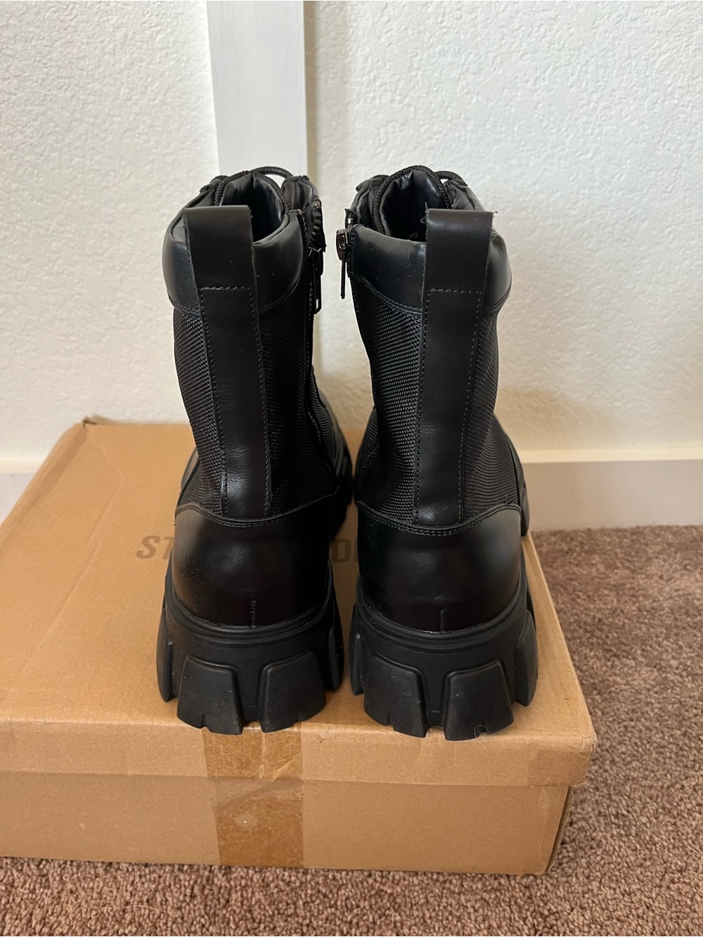 Steve Madden Women's 12 Leather Combat Boots NWT. - Picture 8 of 12